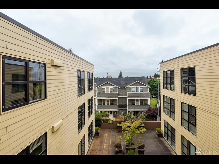 4116 California Ave SW — Photo 11