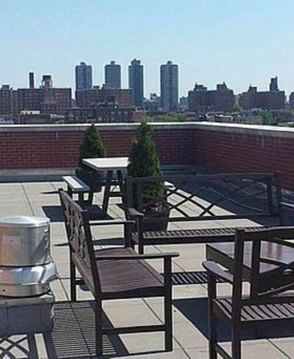 1677 Lexington Avenue — Photo 4
