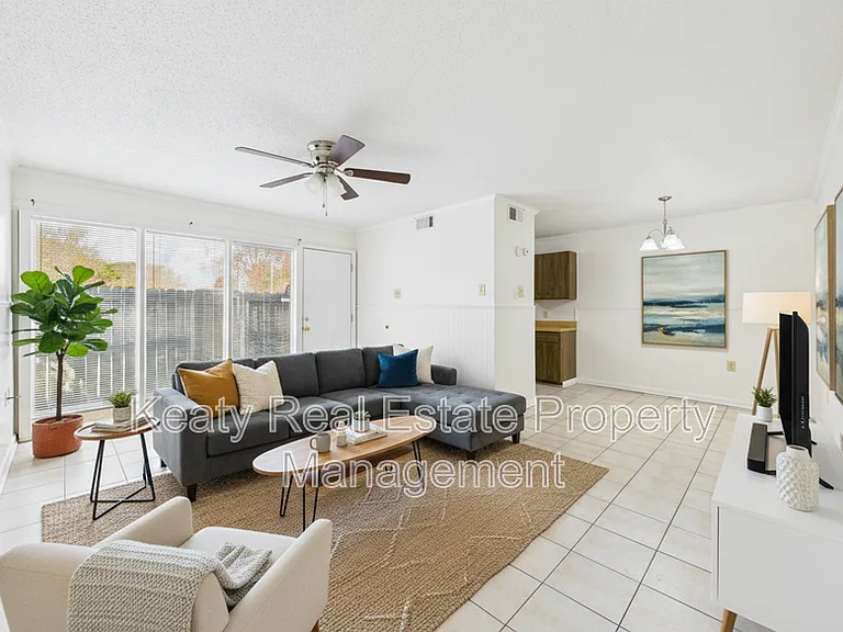 407 Fox Run Ave #2 — Photo 2