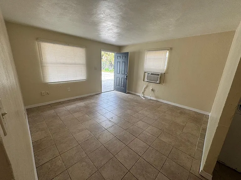 1209 Polk St — Photo 5