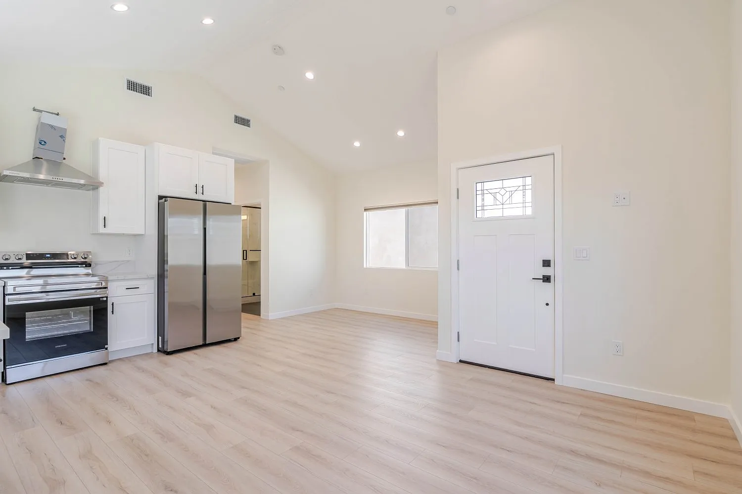 2 bed, 800 sqft, $2,800 — Photo 3