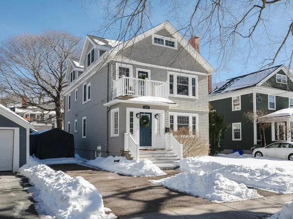 1777 Cambridge St, Halifax, NS B3H 4A8