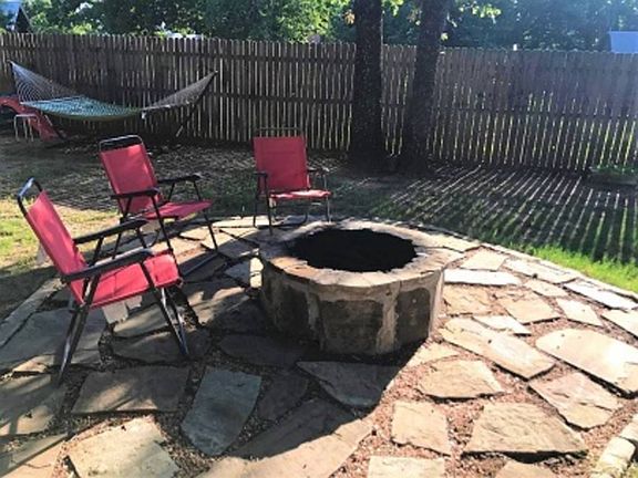 4th image of 10569 Dove St
