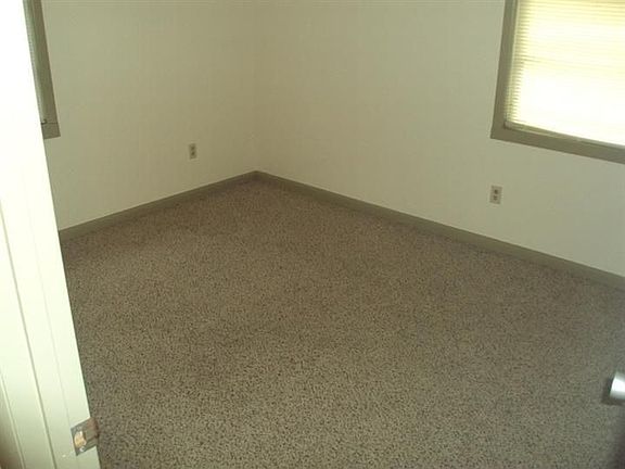 4th image of 1683 NE Eastling Ave