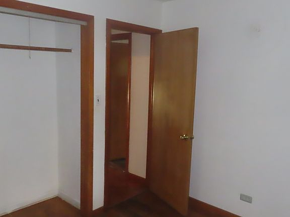 3rd image of 127 S Addison Rd