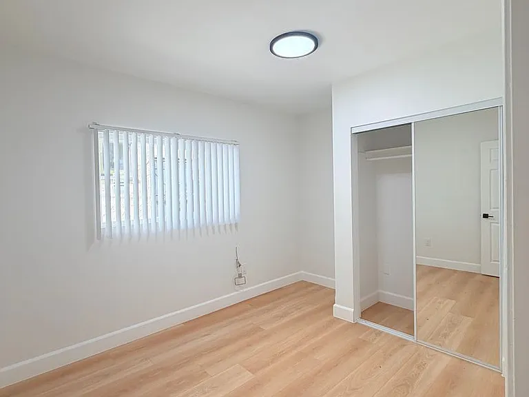 4705 Willowbrook Ave — Photo 7
