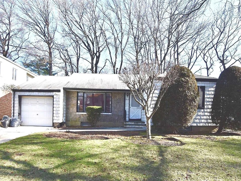 2nd image of 64-21 214th St
