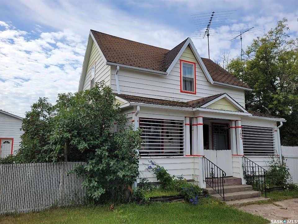 1st image of 105 Amherst STREET