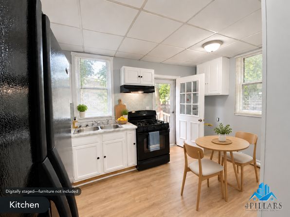 134 Belden St #1, La Porte, IN 46350 – 2-bedroom rental in La Porte