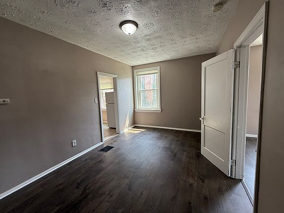 5th image of 3636 W 8th St #1