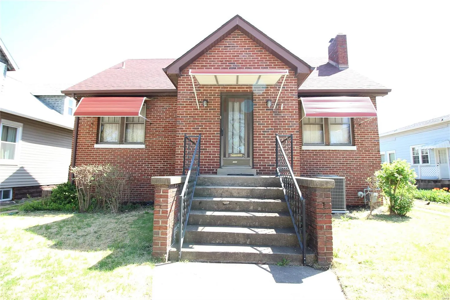 1722 Maple St photo 1