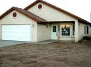 10947 Navajo Rd, Apple Valley, CA 92308