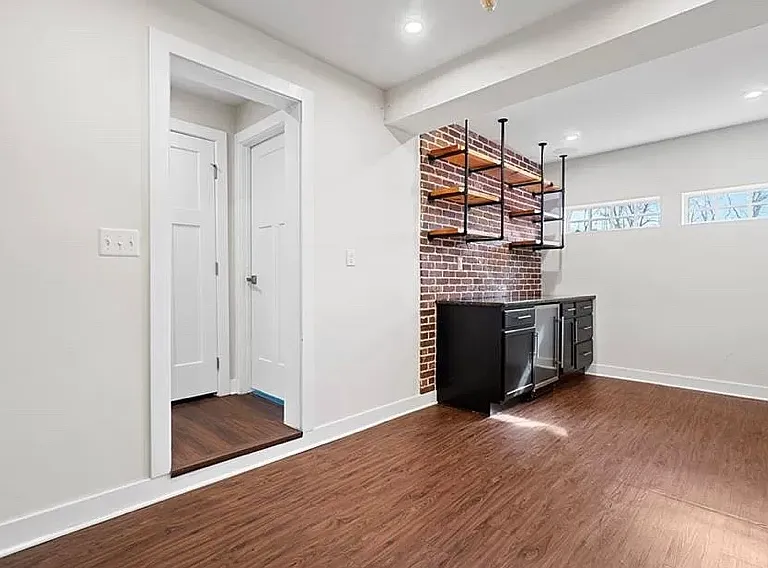 902 Avast Way — Photo 9