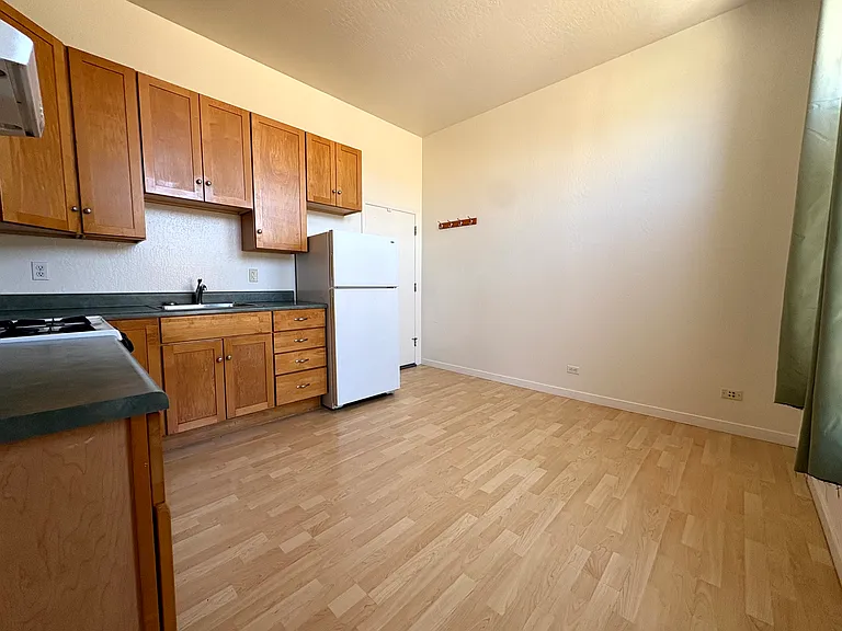 2903 Mission St #3 — Photo 6