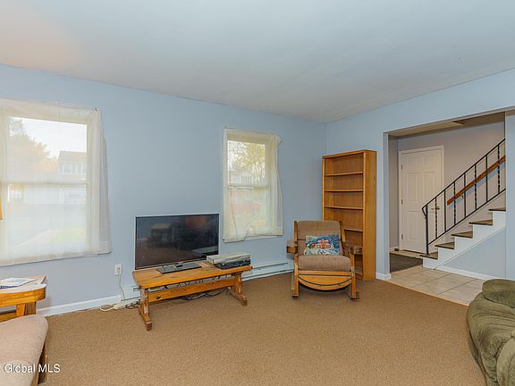 3rd image of 19 Meadowlark Dr