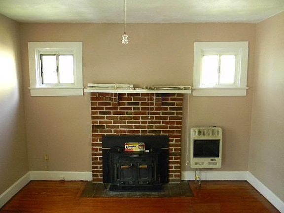 5th image of 726 Lakeview Dr