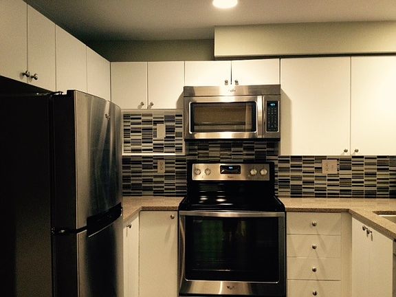 2nd image of 425 Vine St APT 315