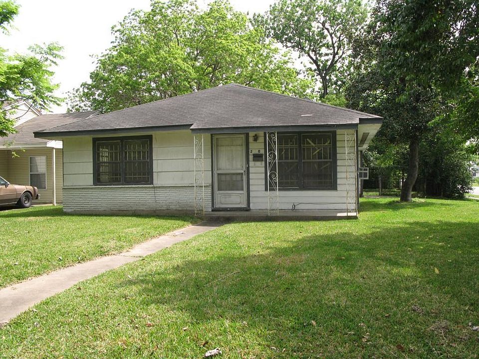 1st image of 2510 2nd St