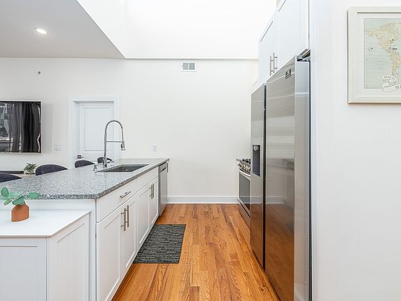 5th image of 1003 N Bodine St