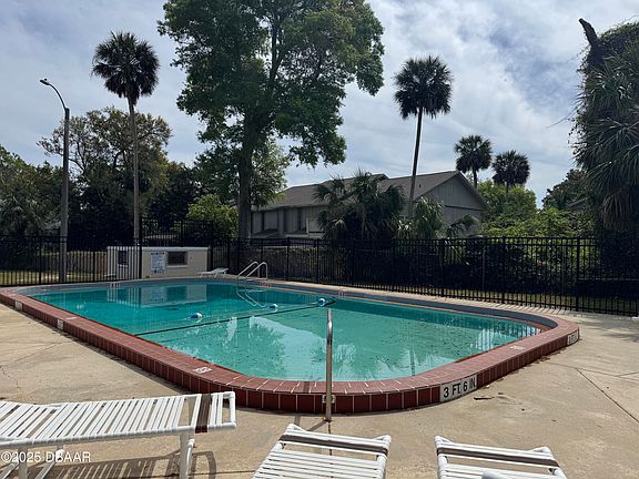 3rd image of 26 Tomoka Meadows Blvd