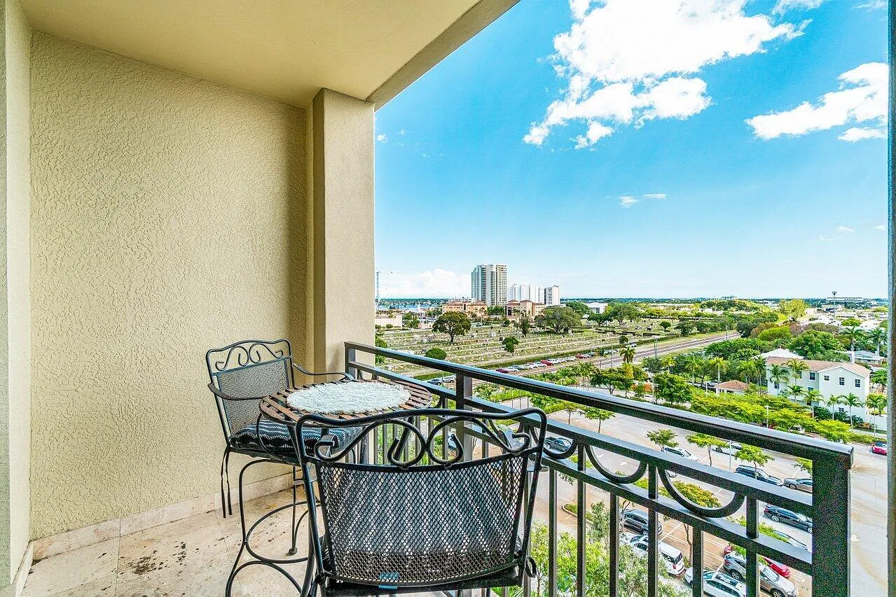 1 bed, 1.0 bath, 800 sqft, $5,500 — Photo 2