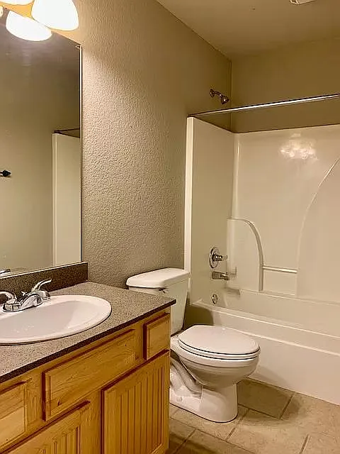 2 bed, 1.5 bath, 1200 sqft, $1,185 — Photo 3