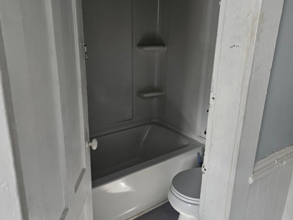 2nd image of 164 Curtis St APT 2