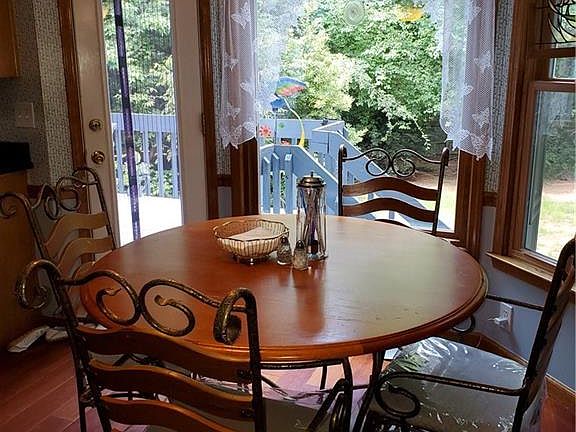 5th image of 3016 Elizabeth Ln