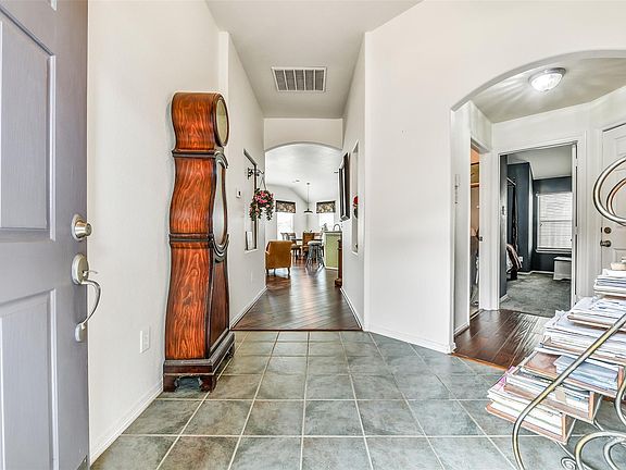 3rd image of 8002 Leaning Oak Drive
