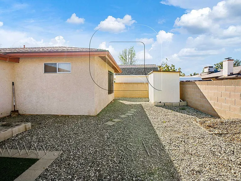 1700 Walden Ln — Photo 8