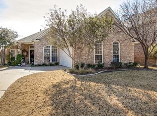 6813 Spring Valley Way, Fort Worth, TX 76132