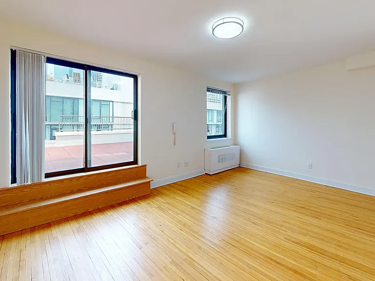 365 W 52nd St #5K — Photo 3