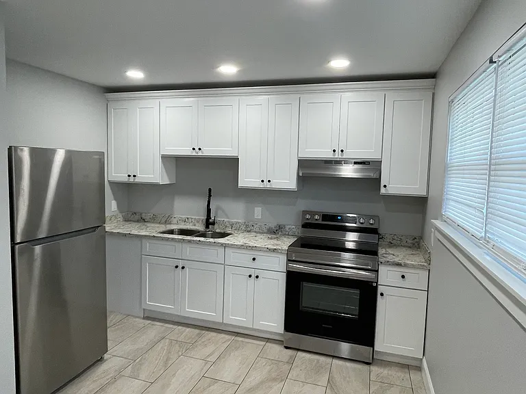 2012 S Ringer Ave #4 — Photo 2