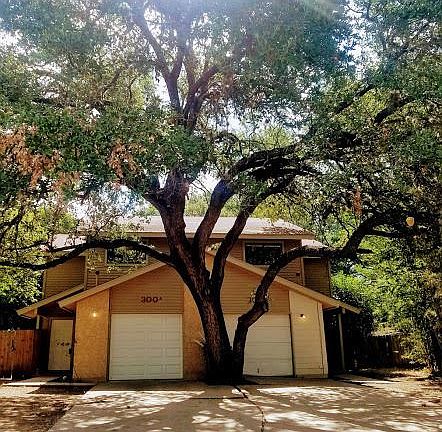 2nd image of 300 Villa Oaks Cir #B