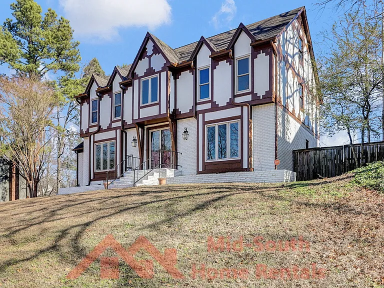 2654 Fox Creek Dr — Photo 2