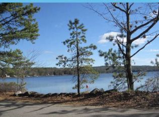 13 Gulf Rd, Deerfield, NH 03037