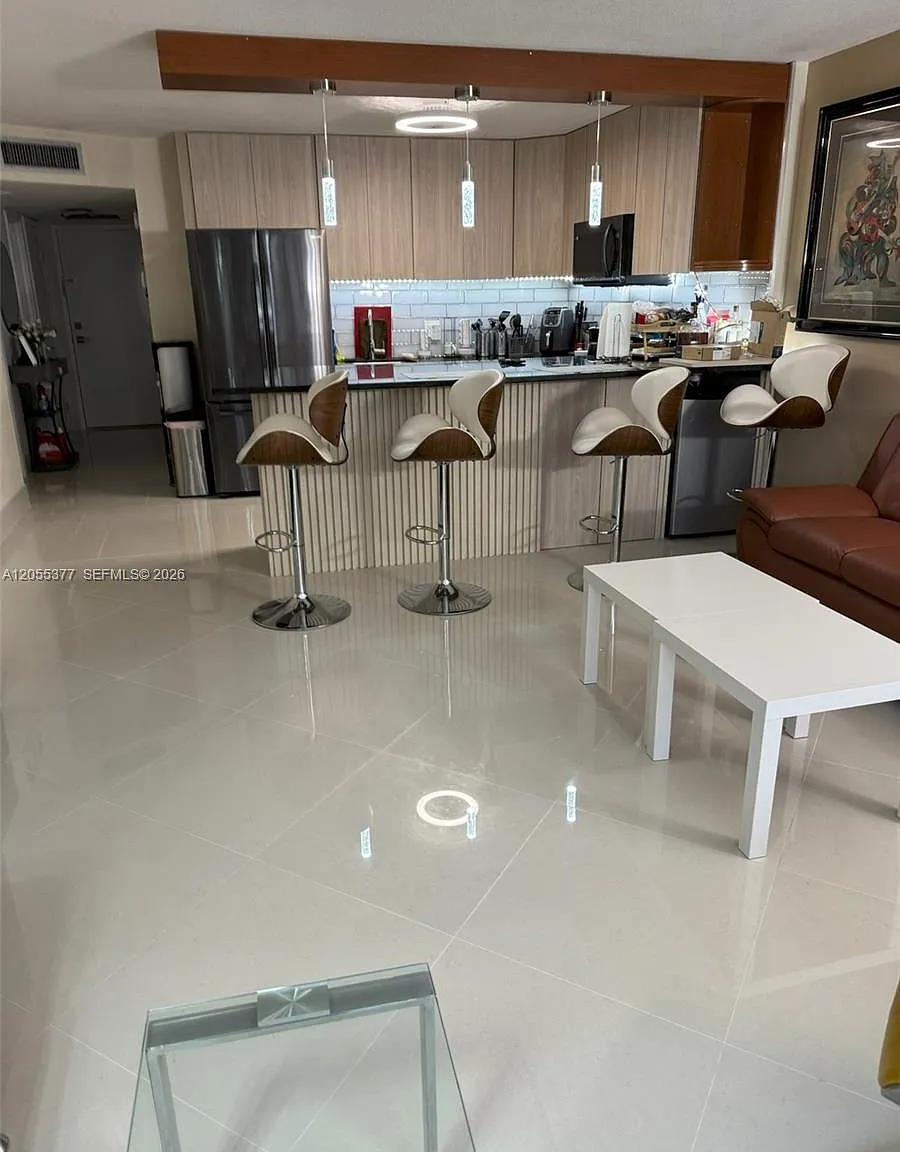 Admirals Port Condo West — Photo 2
