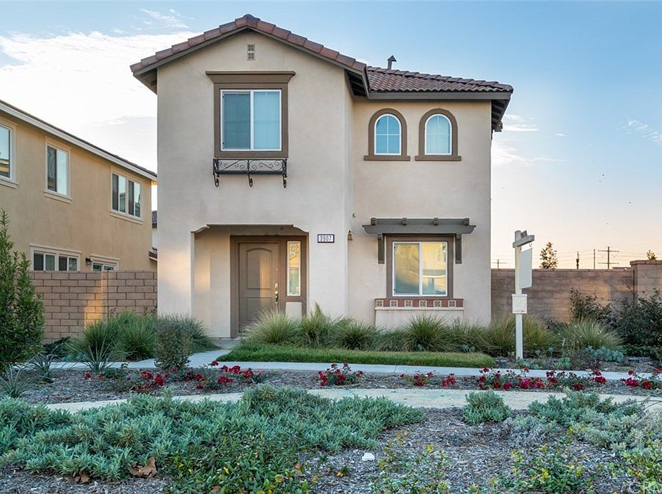 1st image of 3907 S Toronto Paseo