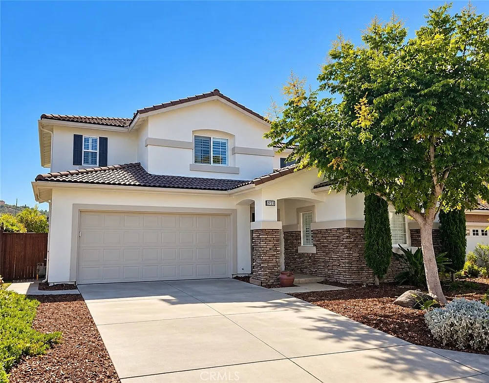 4 bed, 2540 sqft, $4,950 — Photo 1