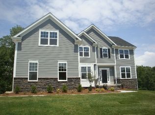 3023 Twin Lakes Dr, Matthews, NC 28104