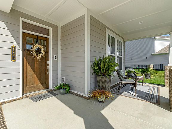 4th image of 2205 Maytown Cir