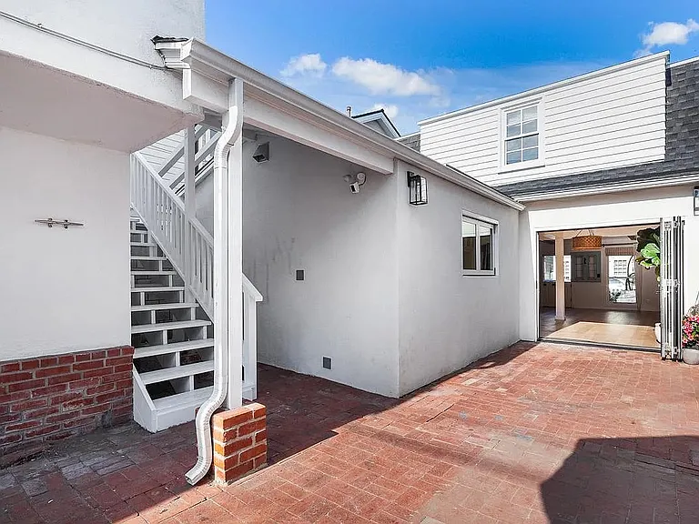 305 Apolena Ave — Photo 7