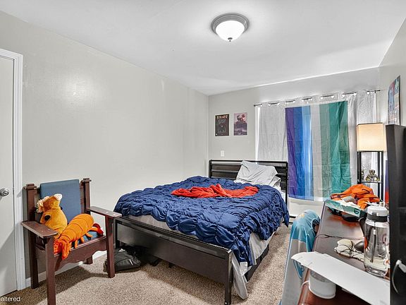 5th image of 322 W Seerley Blvd