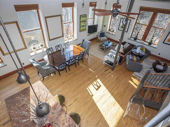 4th image of 1105 N Court St APT 204