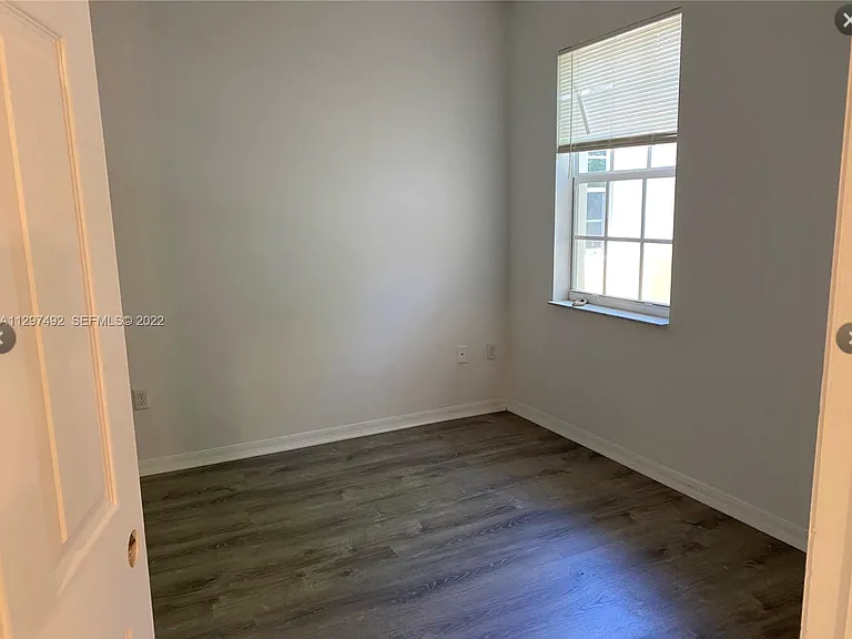 5028 SW 141st Ave — Photo 6