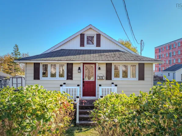 52 Sterling Rd, Glace Bay, NS B1A 3X5