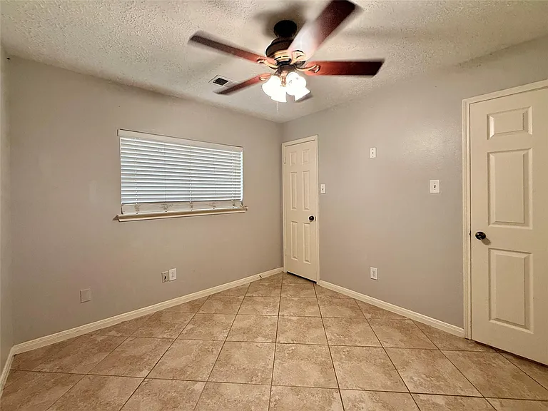 9019 Autumnsong Dr — Photo 22