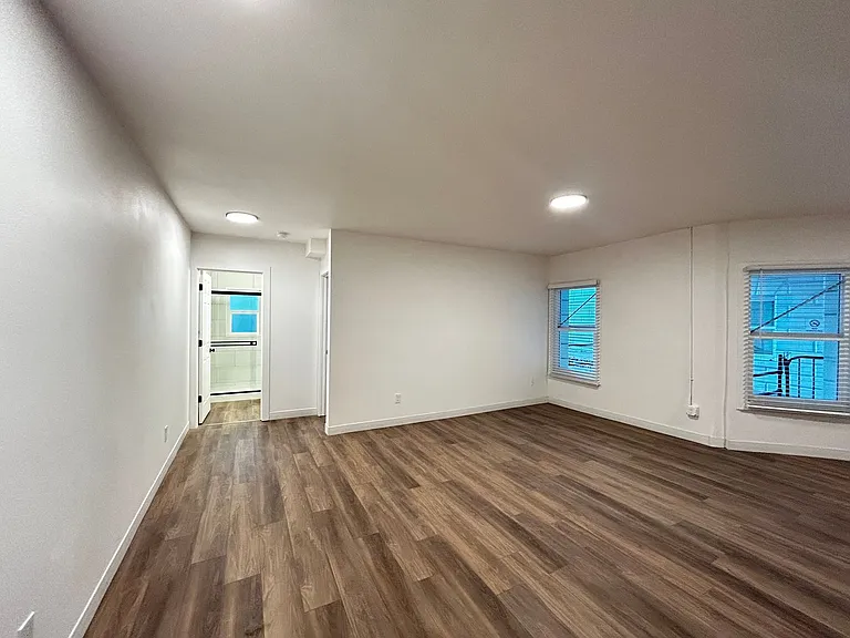 Cambridge Court Apartments — Photo 19