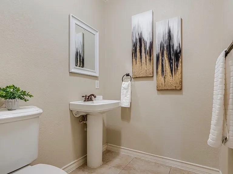 310 Salem Dr #1 — Photo 2