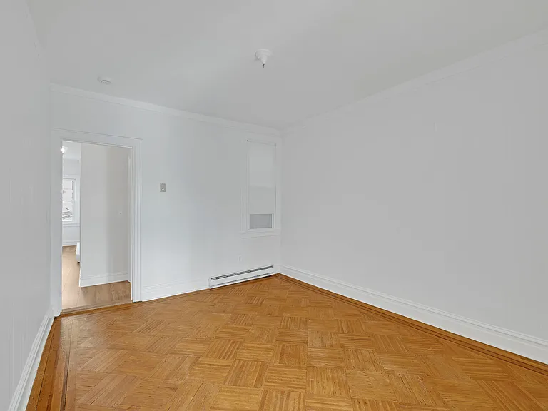 347 Greenwich Ave — Photo 7